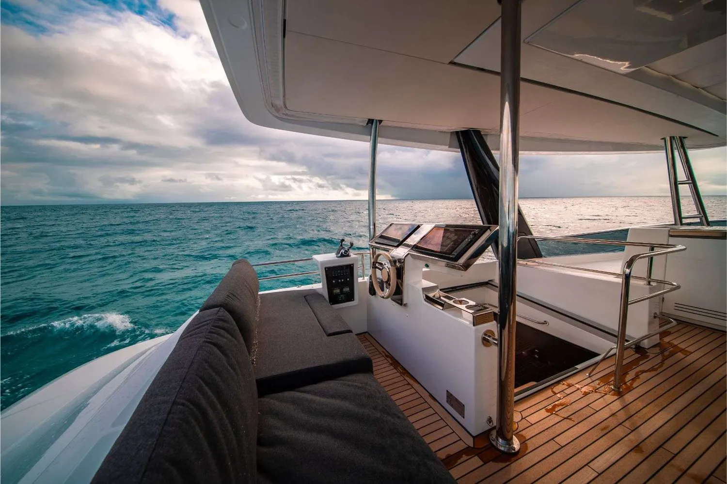 yacht-580207