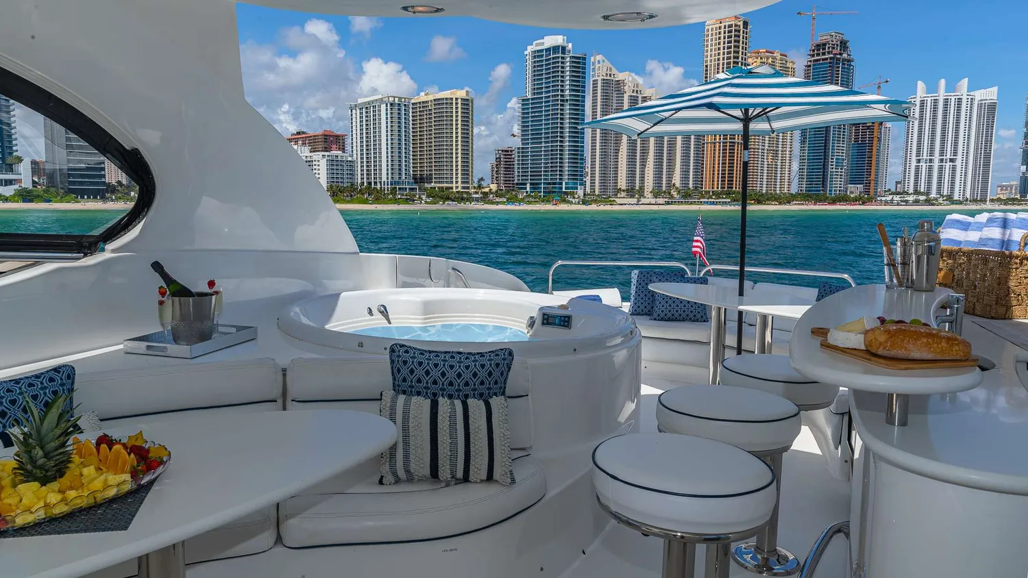 yacht-560917