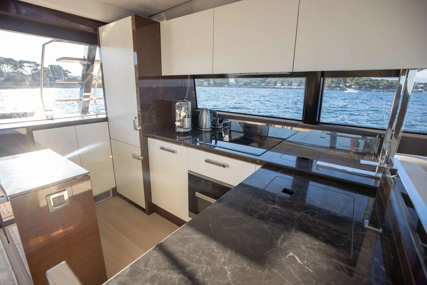 yacht-596212