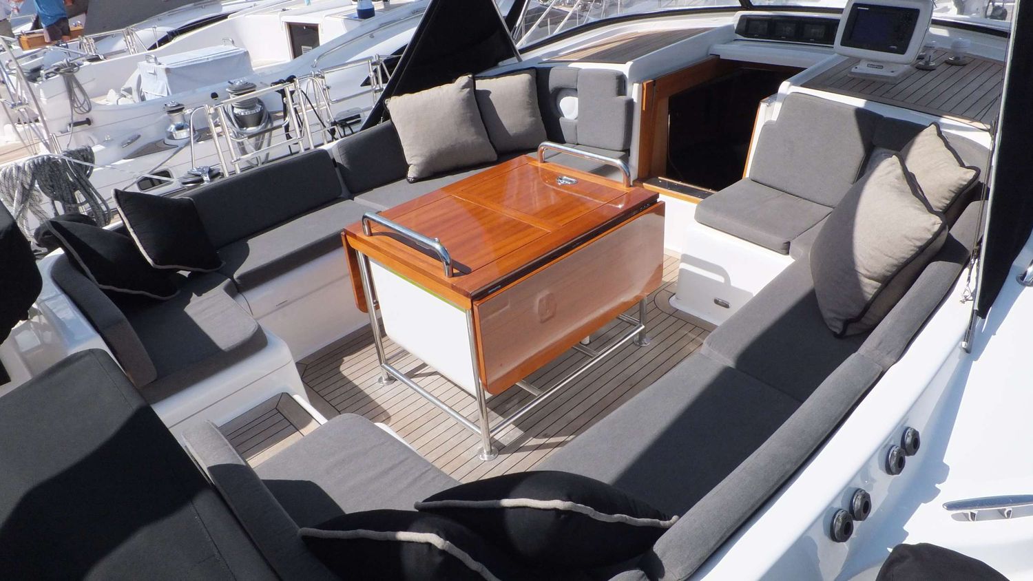 yacht-550392