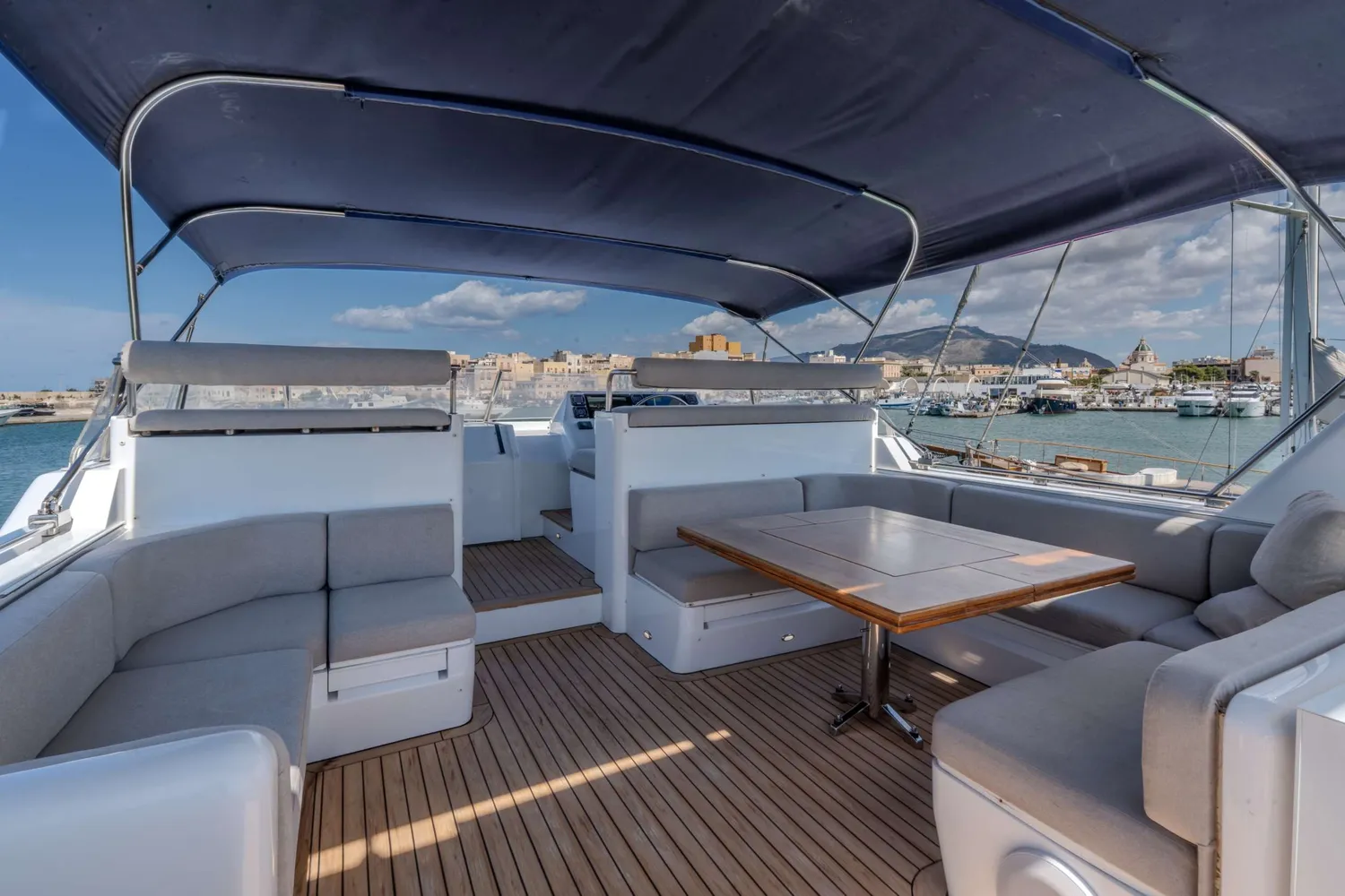 yacht-573382