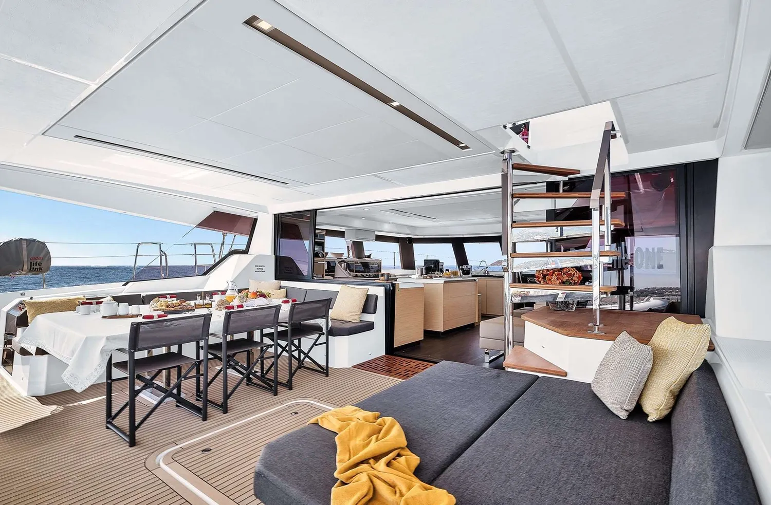 yacht-584204