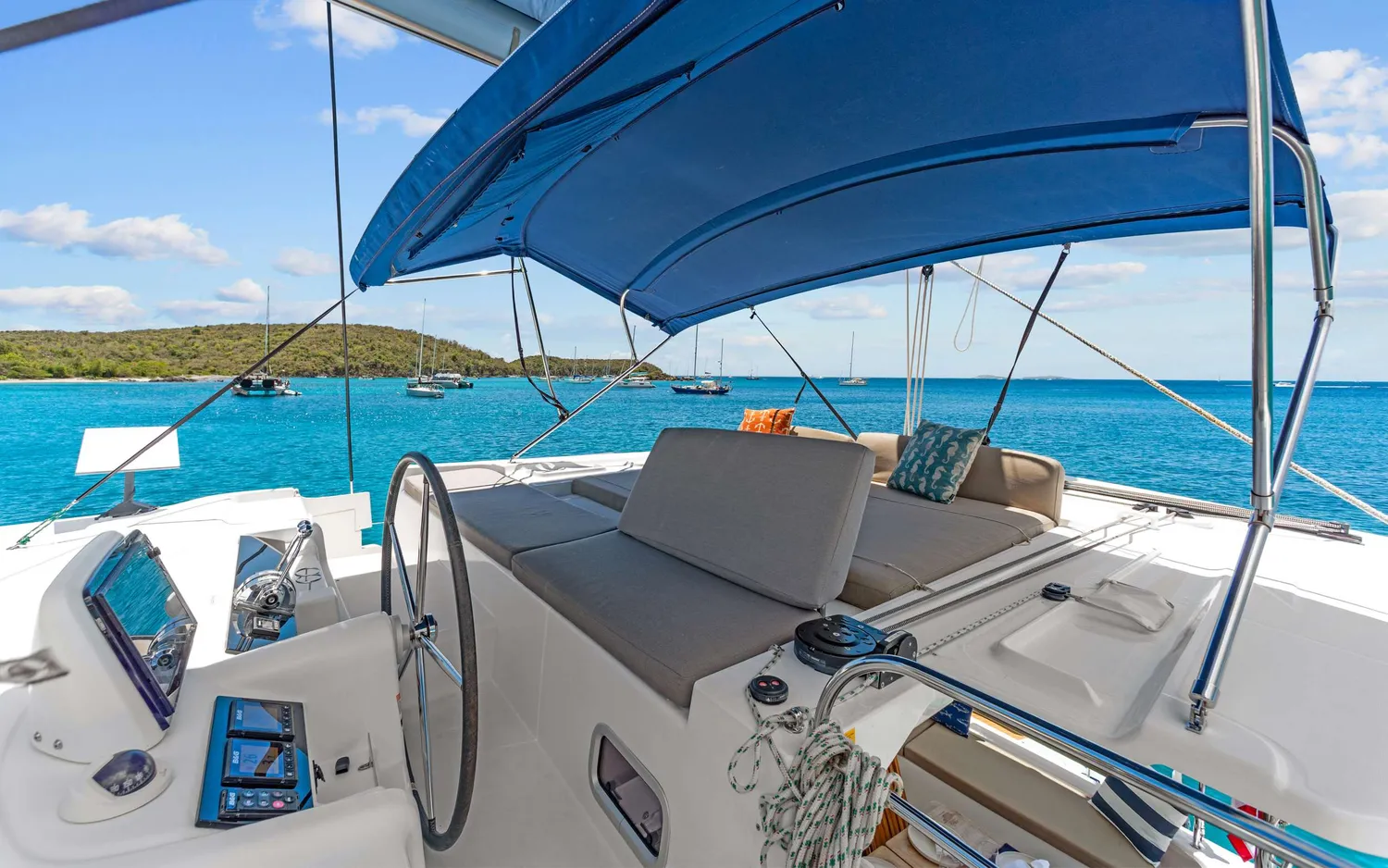 yacht-586155