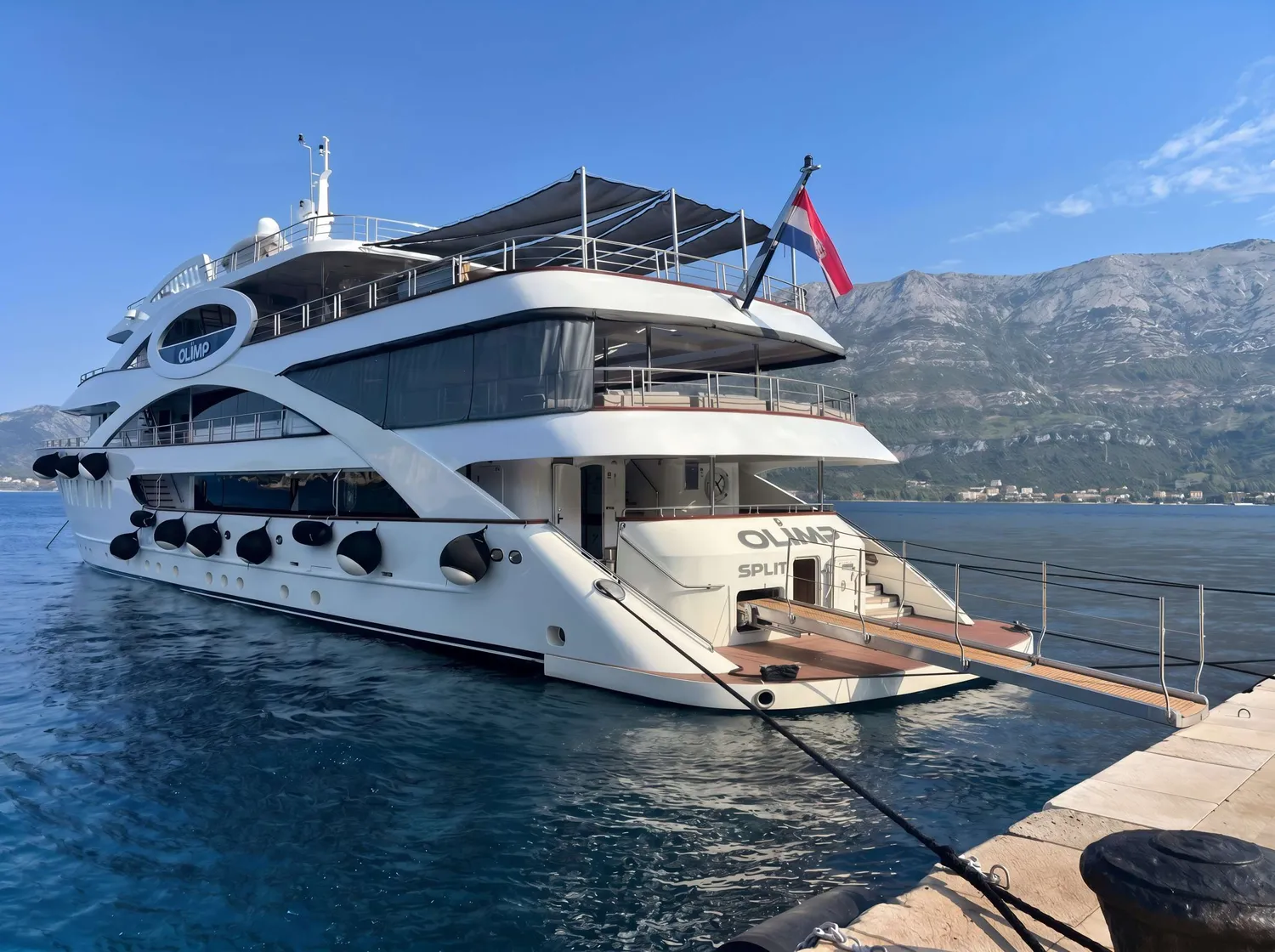 yacht-595430