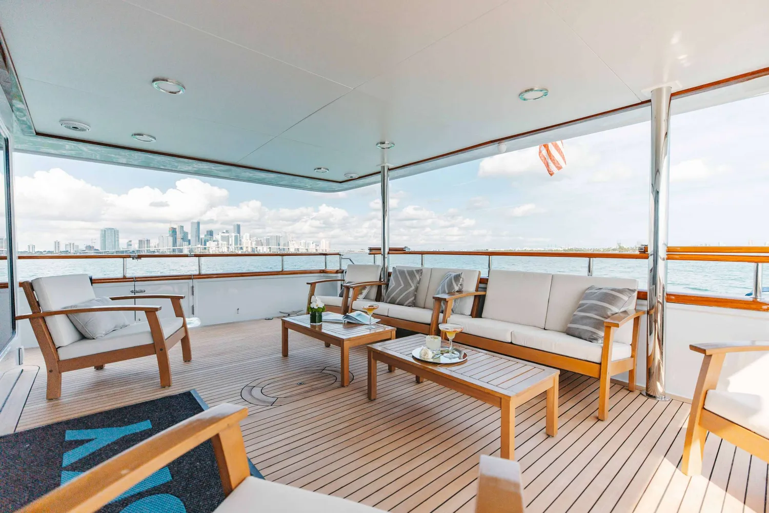 yacht-586288
