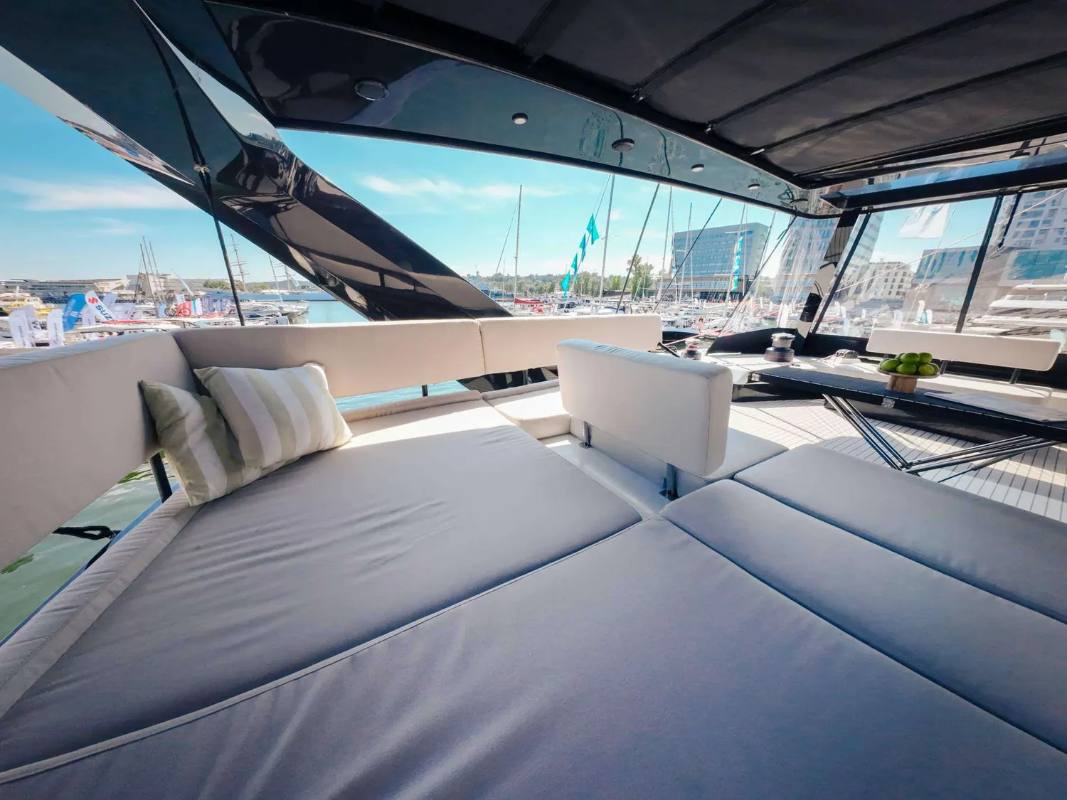 yacht-575546