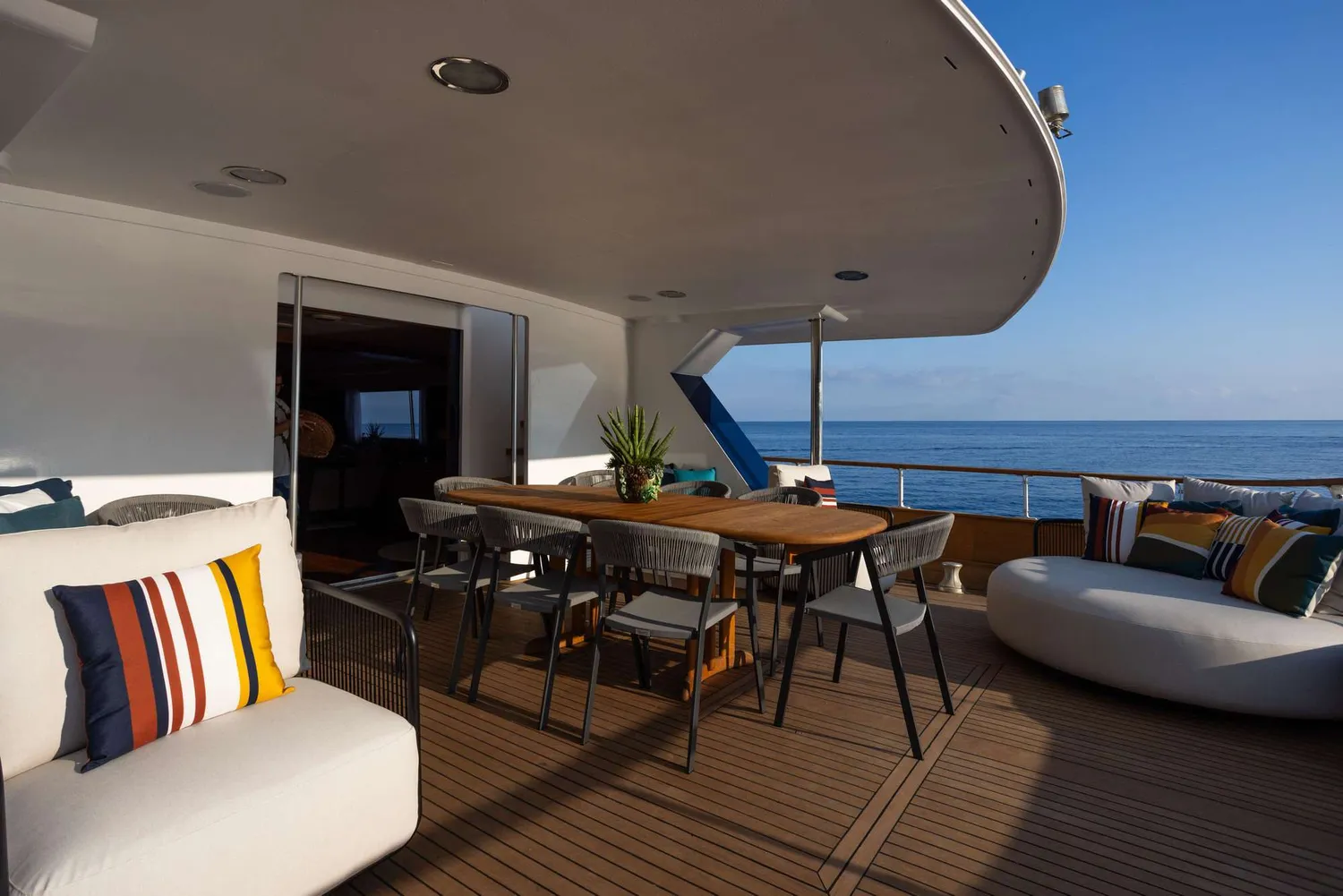 yacht-569412