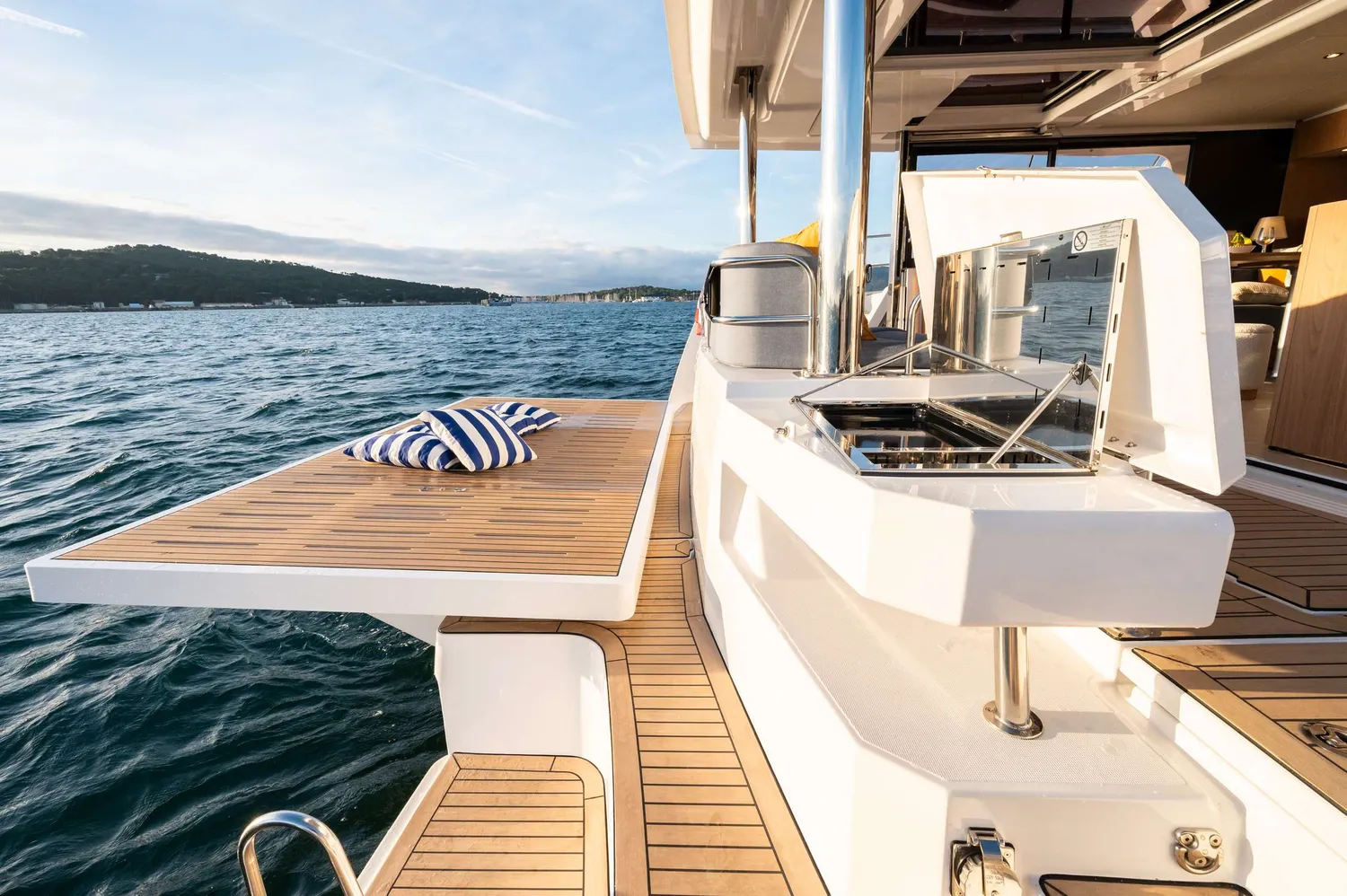 yacht-590473