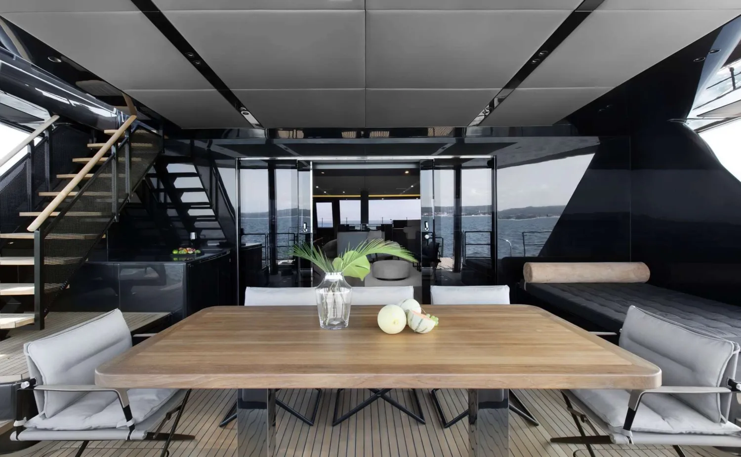 yacht-560046