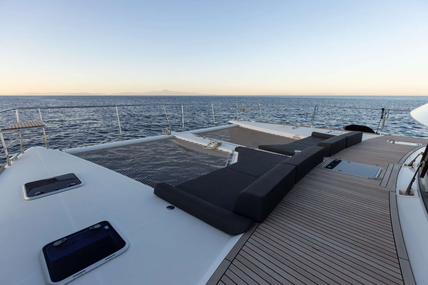 yacht-597767