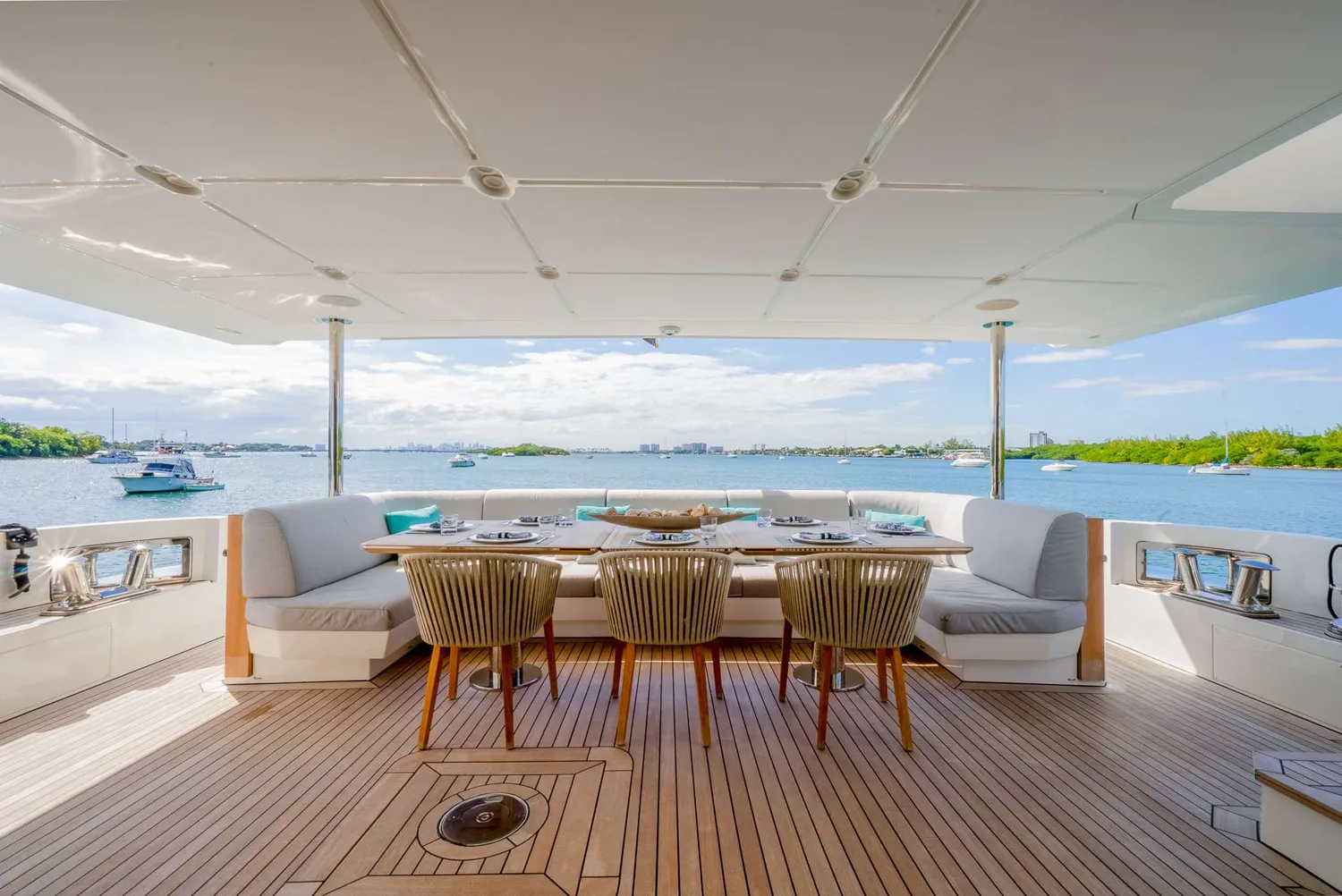 yacht-580580