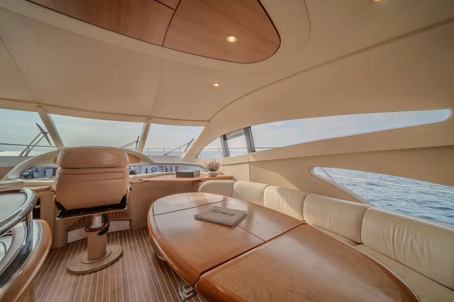 yacht-586981