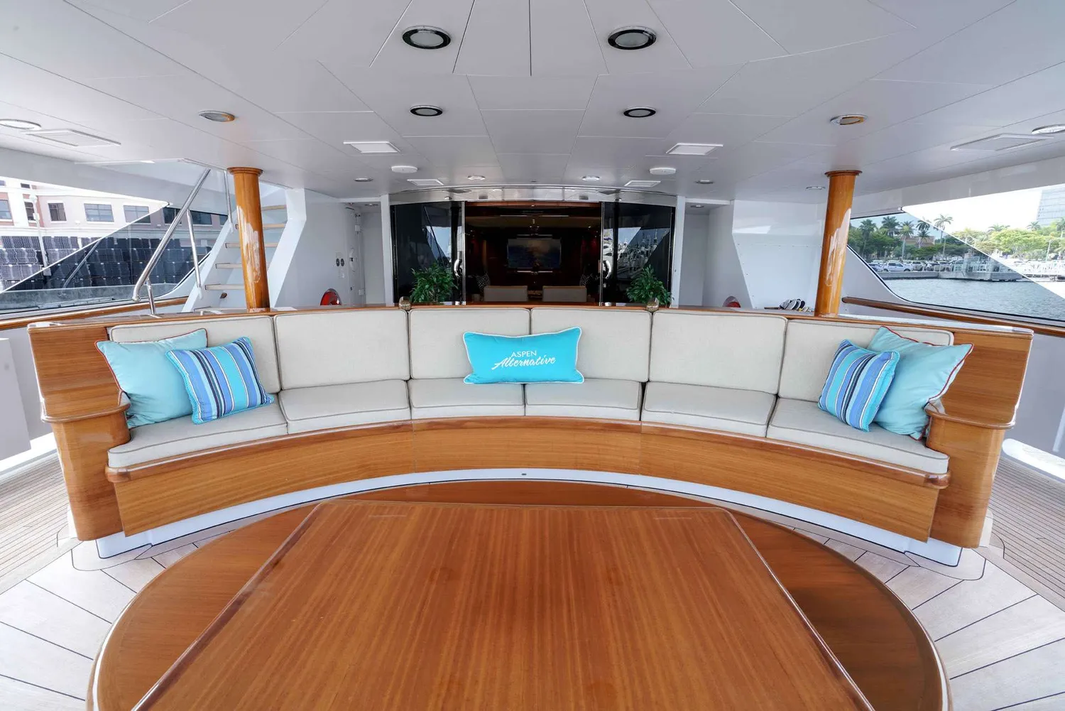 yacht-554710