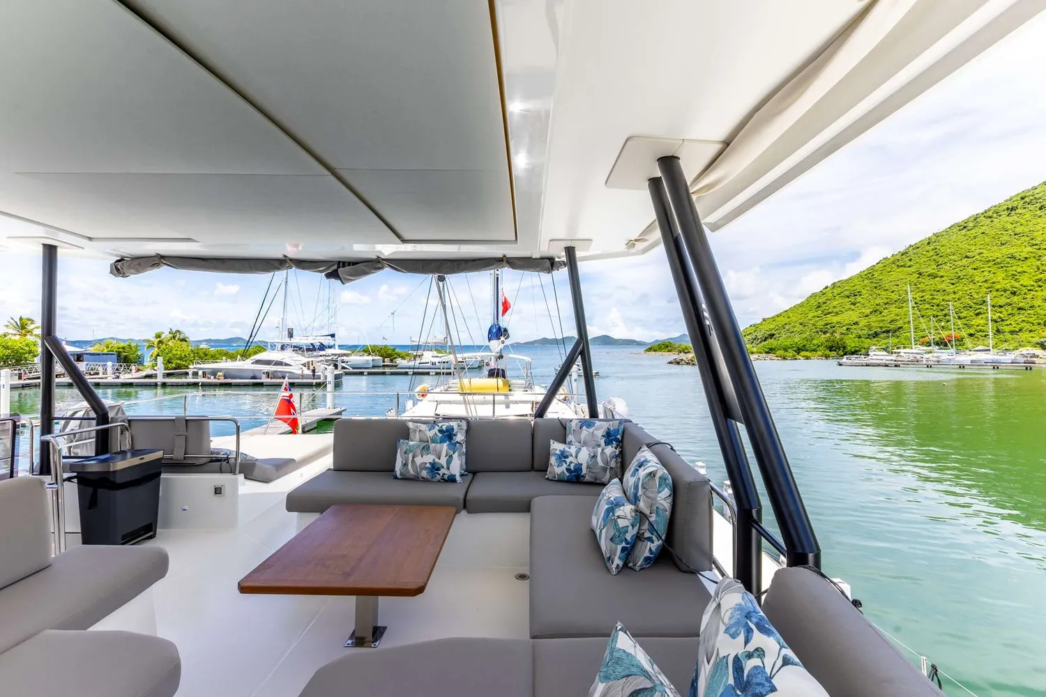 yacht-582527