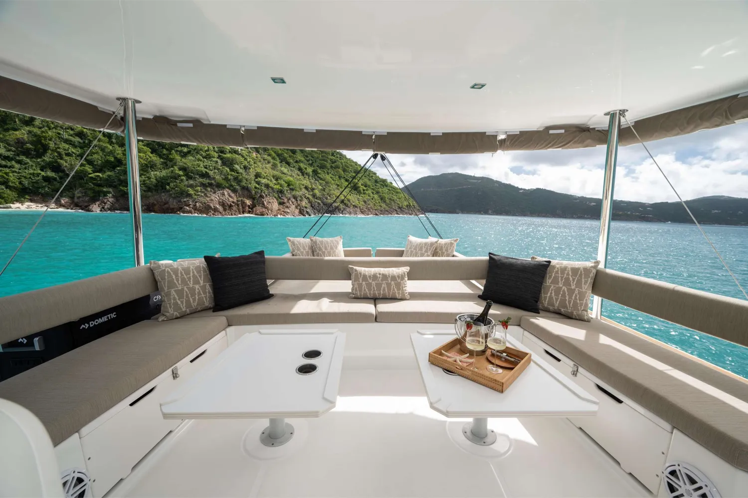 yacht-588595