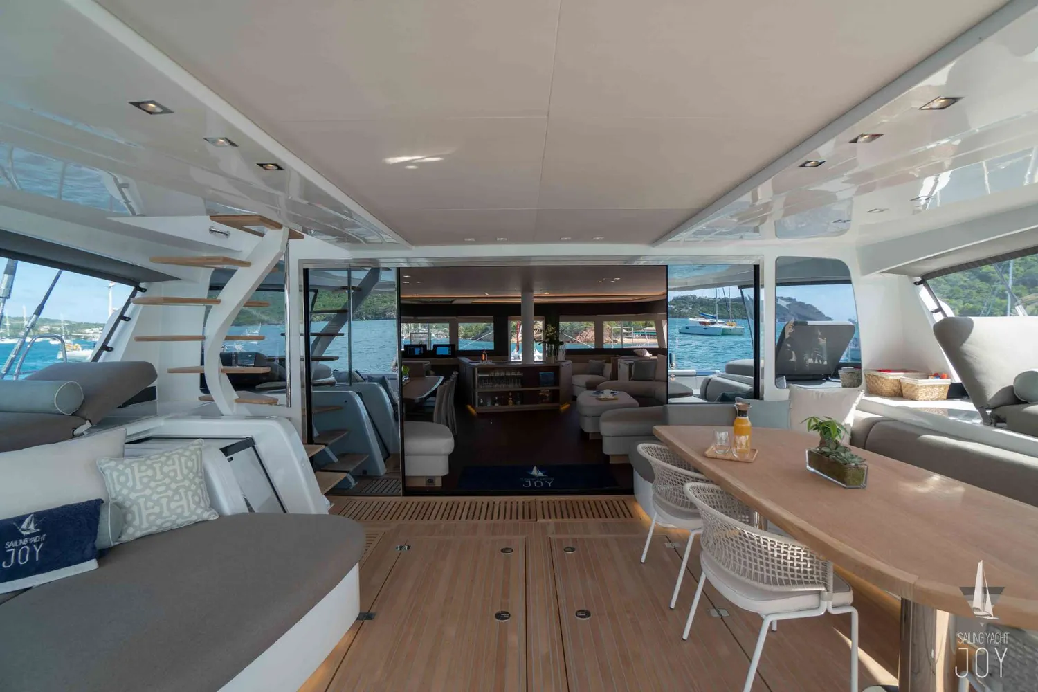 yacht-588835