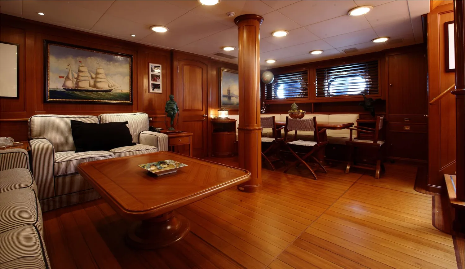 yacht-588055