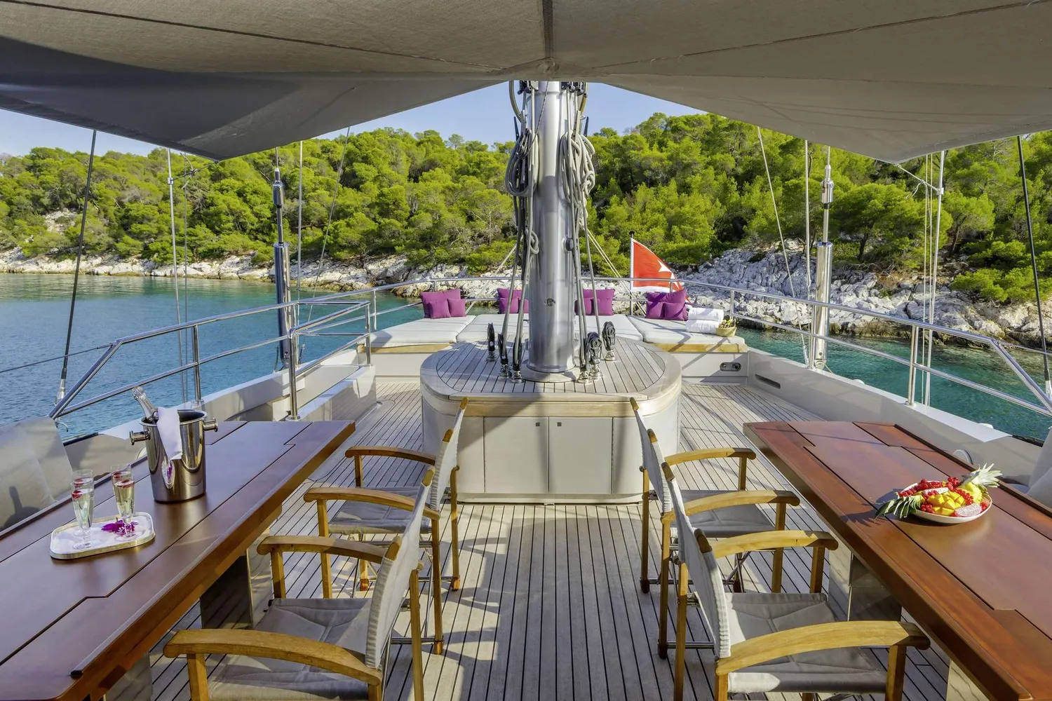 yacht-601054