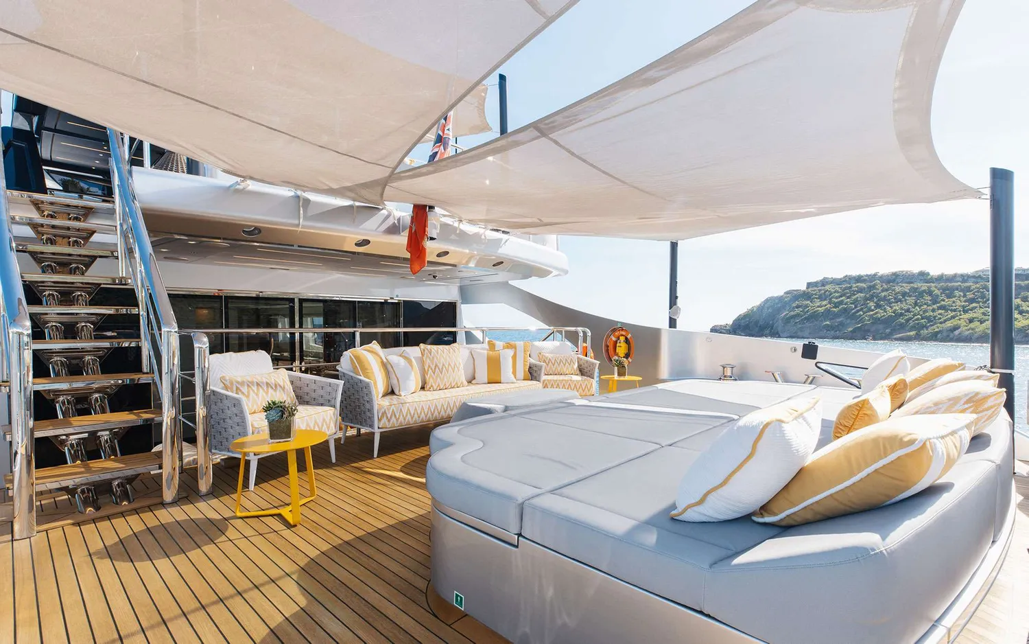 yacht-571804