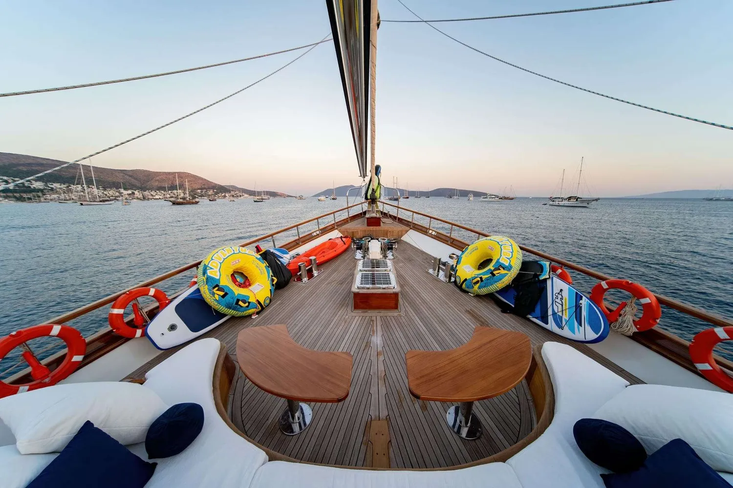 yacht-563839