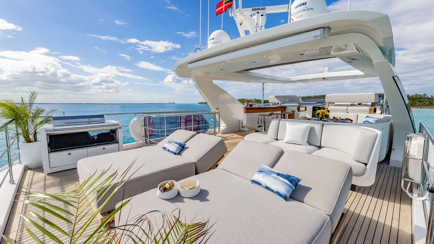 yacht-582298