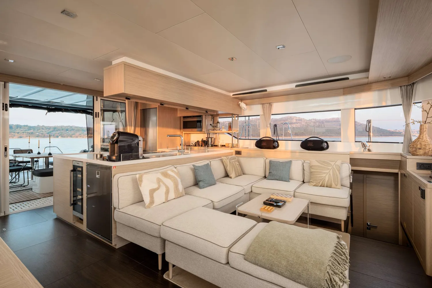 yacht-570992