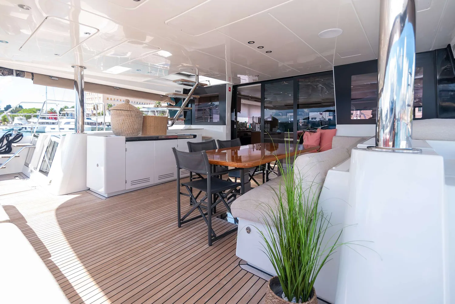 yacht-587905