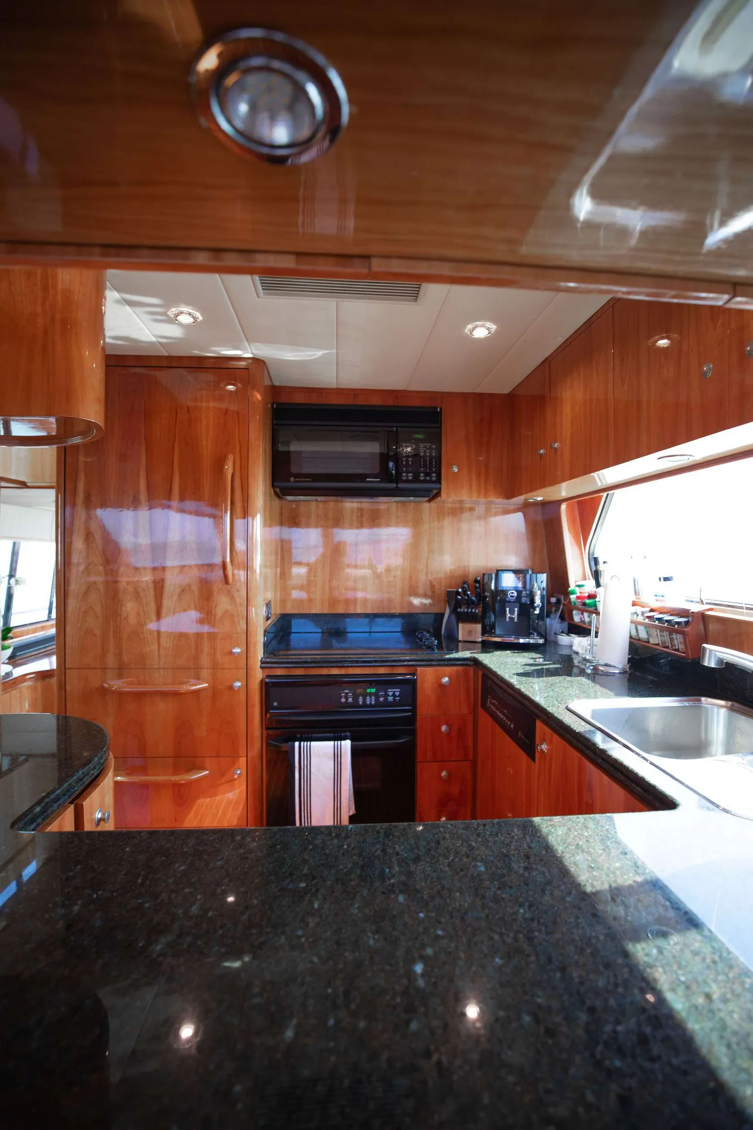 yacht-583284