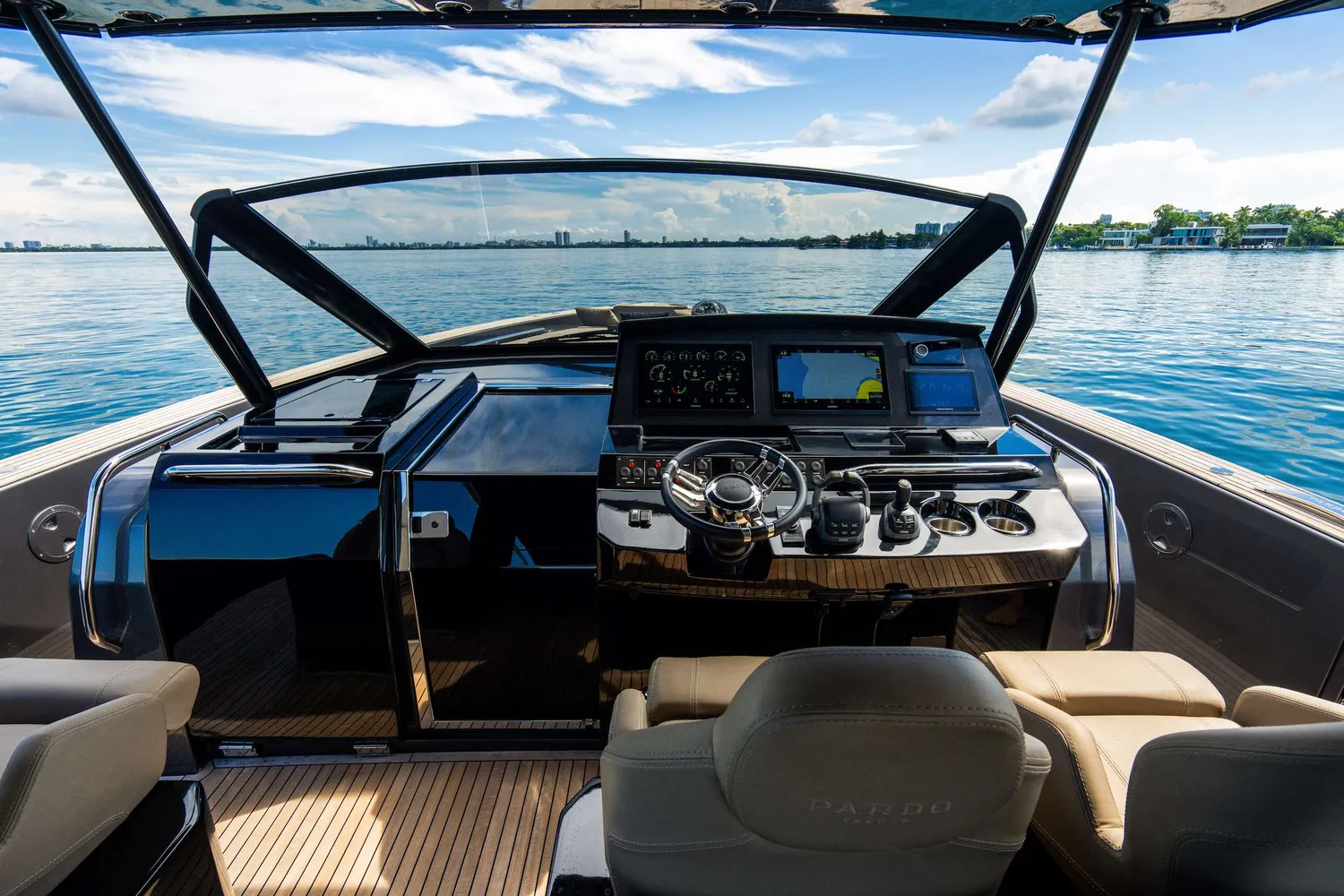yacht-569011