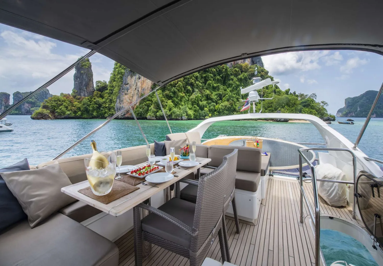 yacht-586831