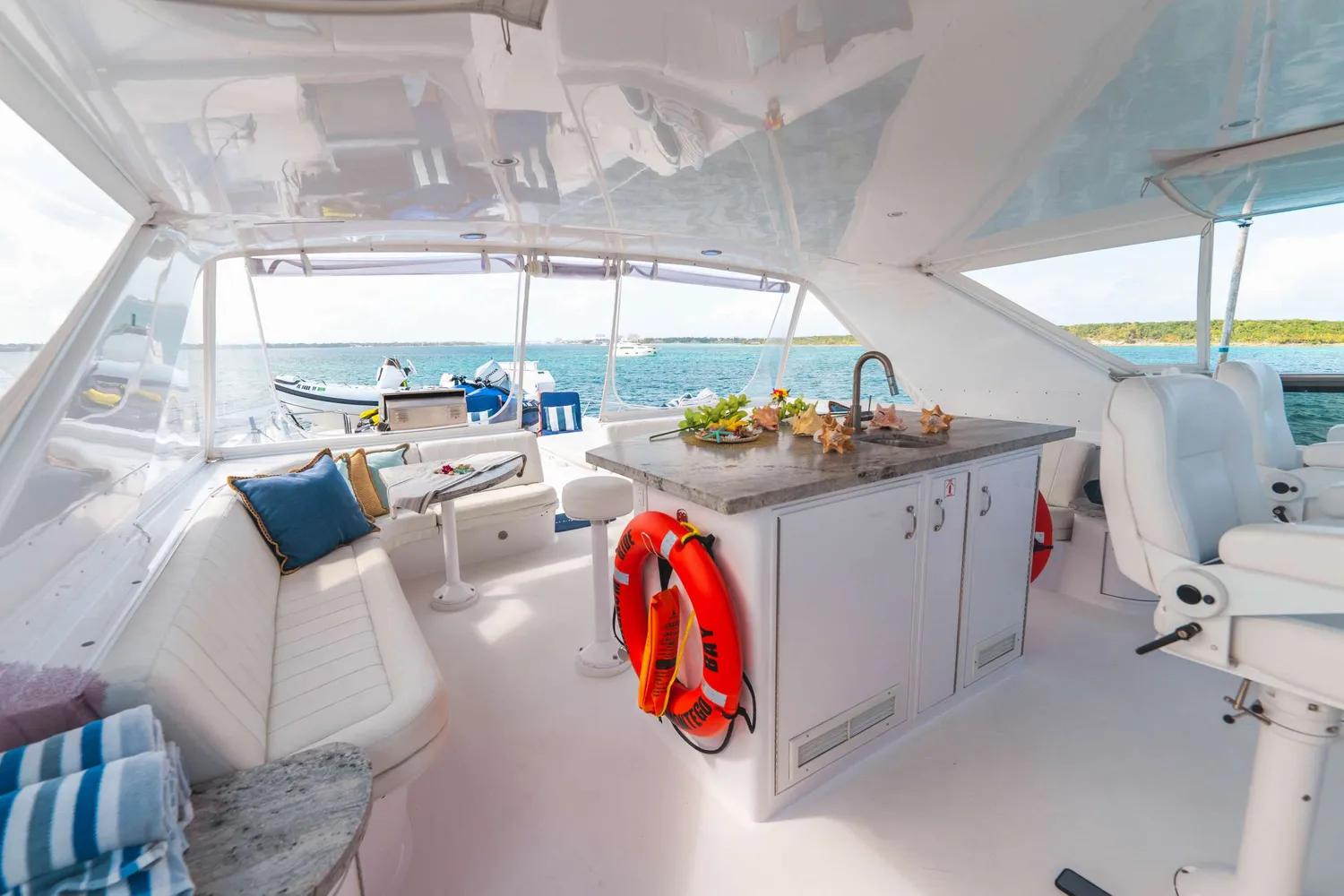 yacht-584318