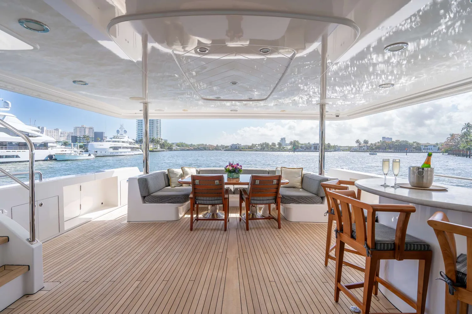 yacht-588442
