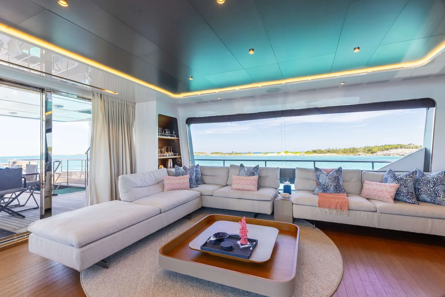 yacht-580355