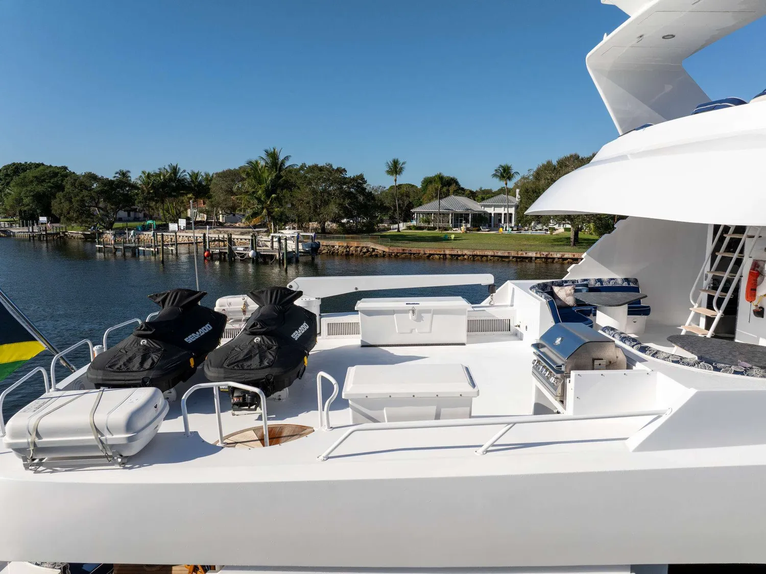 yacht-583074