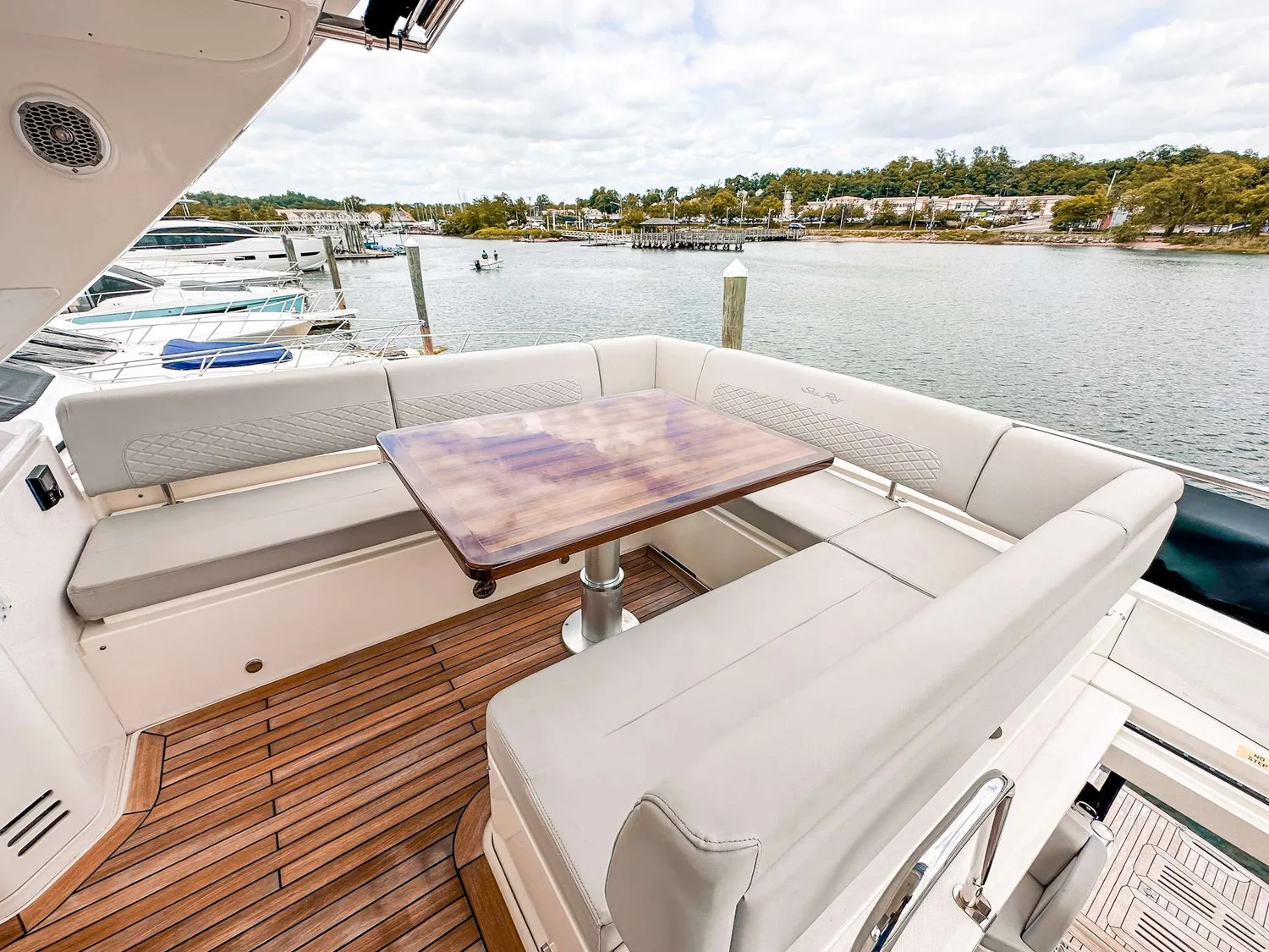 yacht-582519