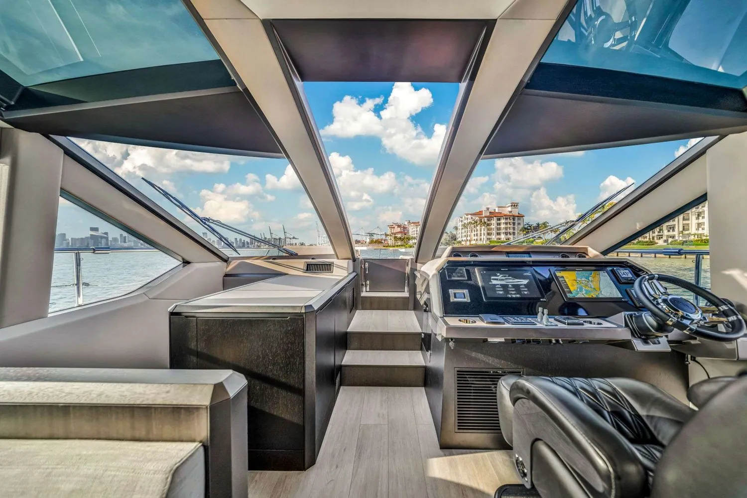 yacht-586220