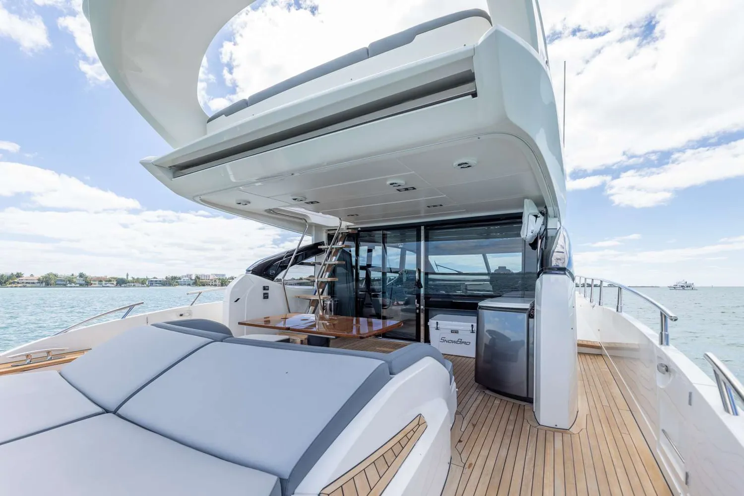 yacht-560800