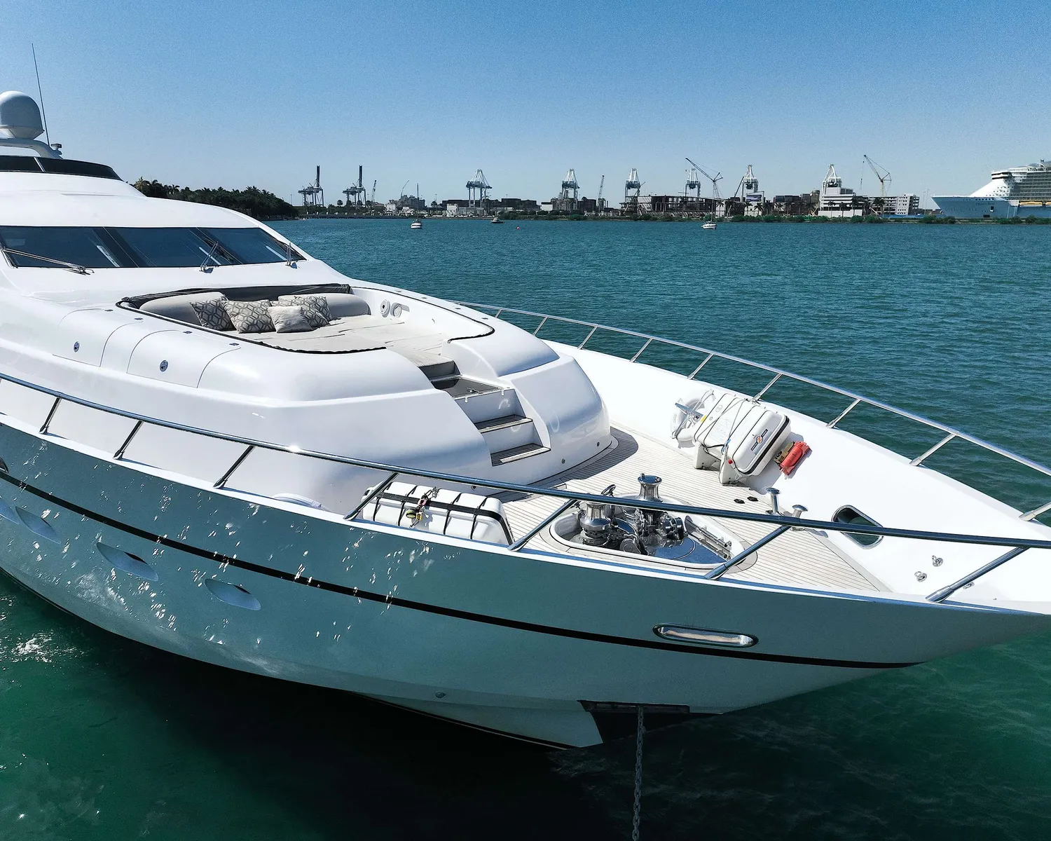 yacht-601304
