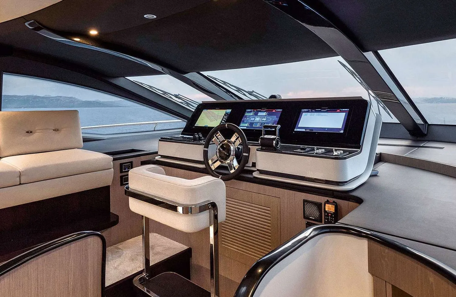 yacht-575075