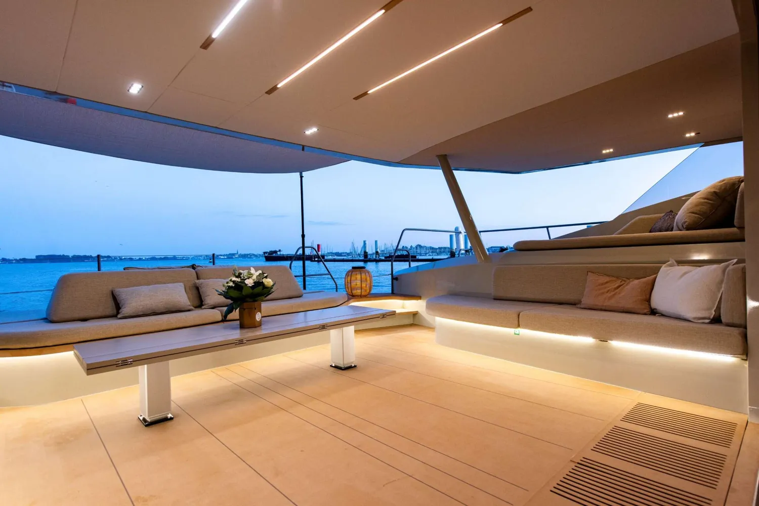 yacht-586296