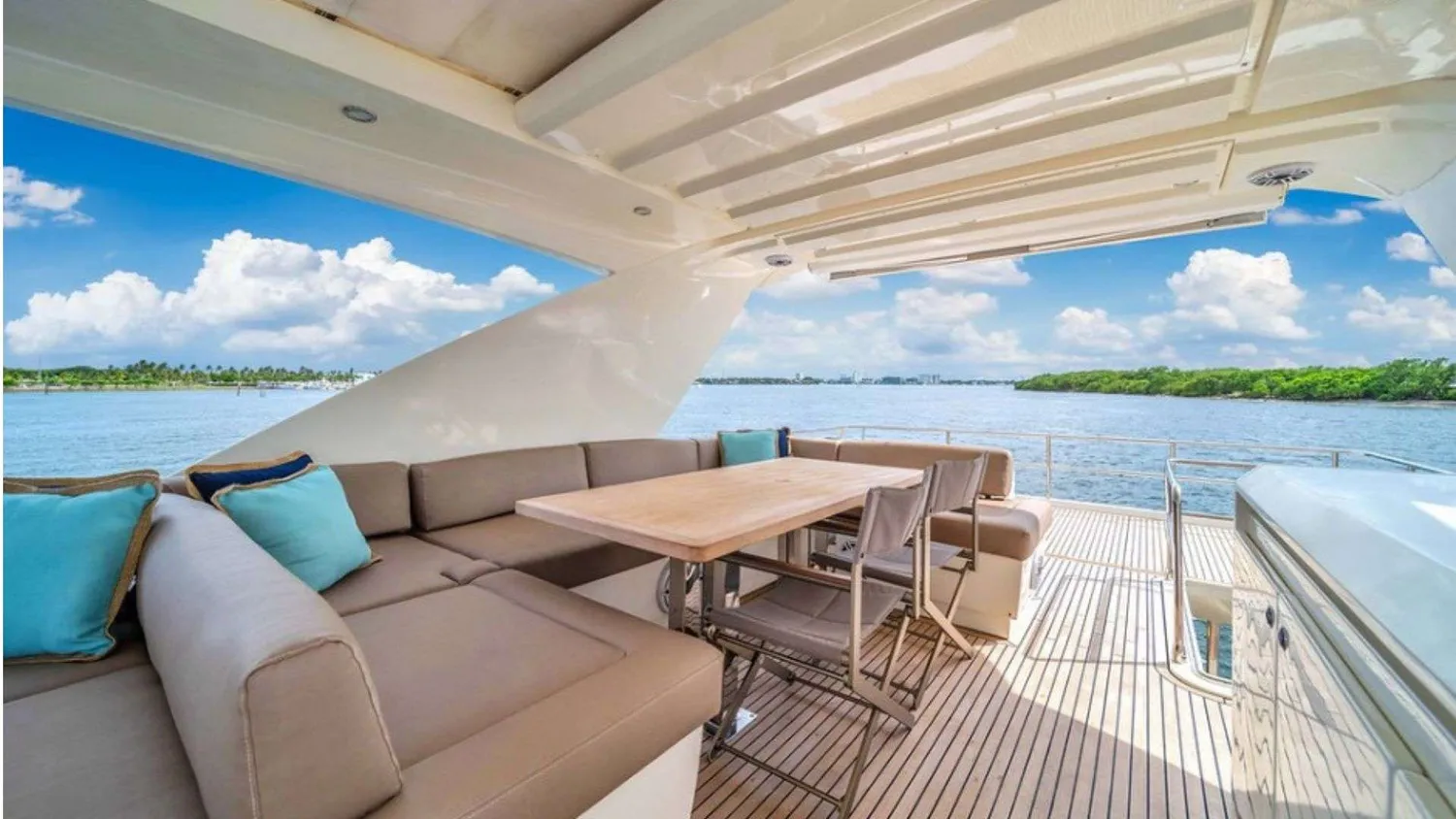 yacht-581089