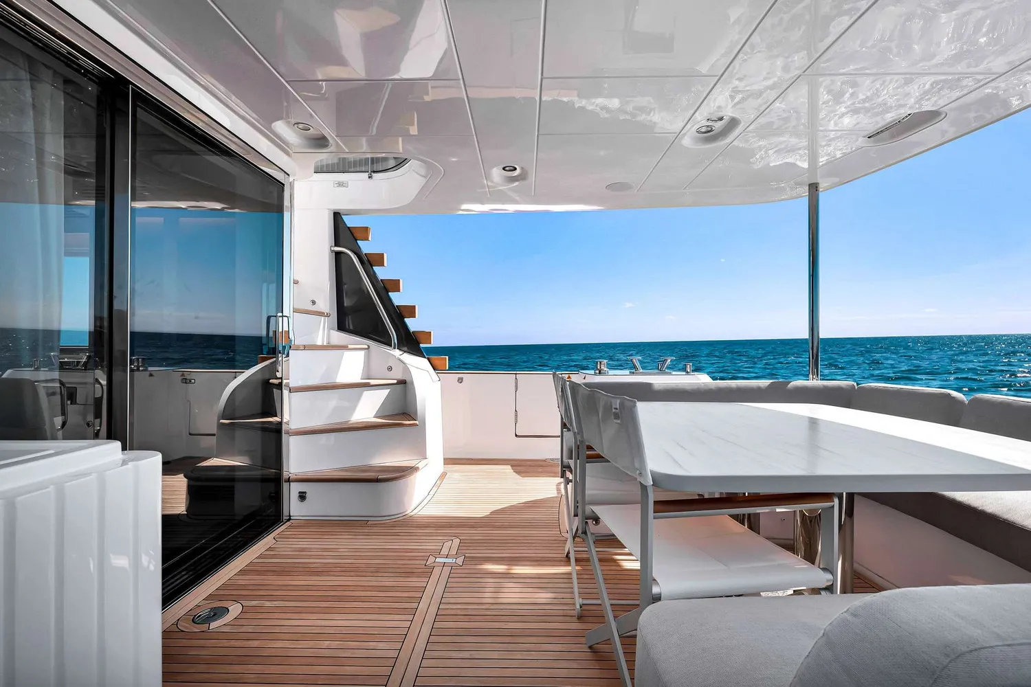 yacht-562337
