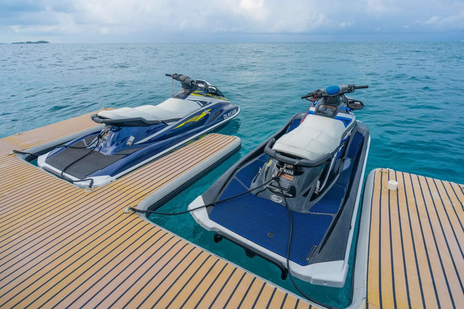 yacht-596697