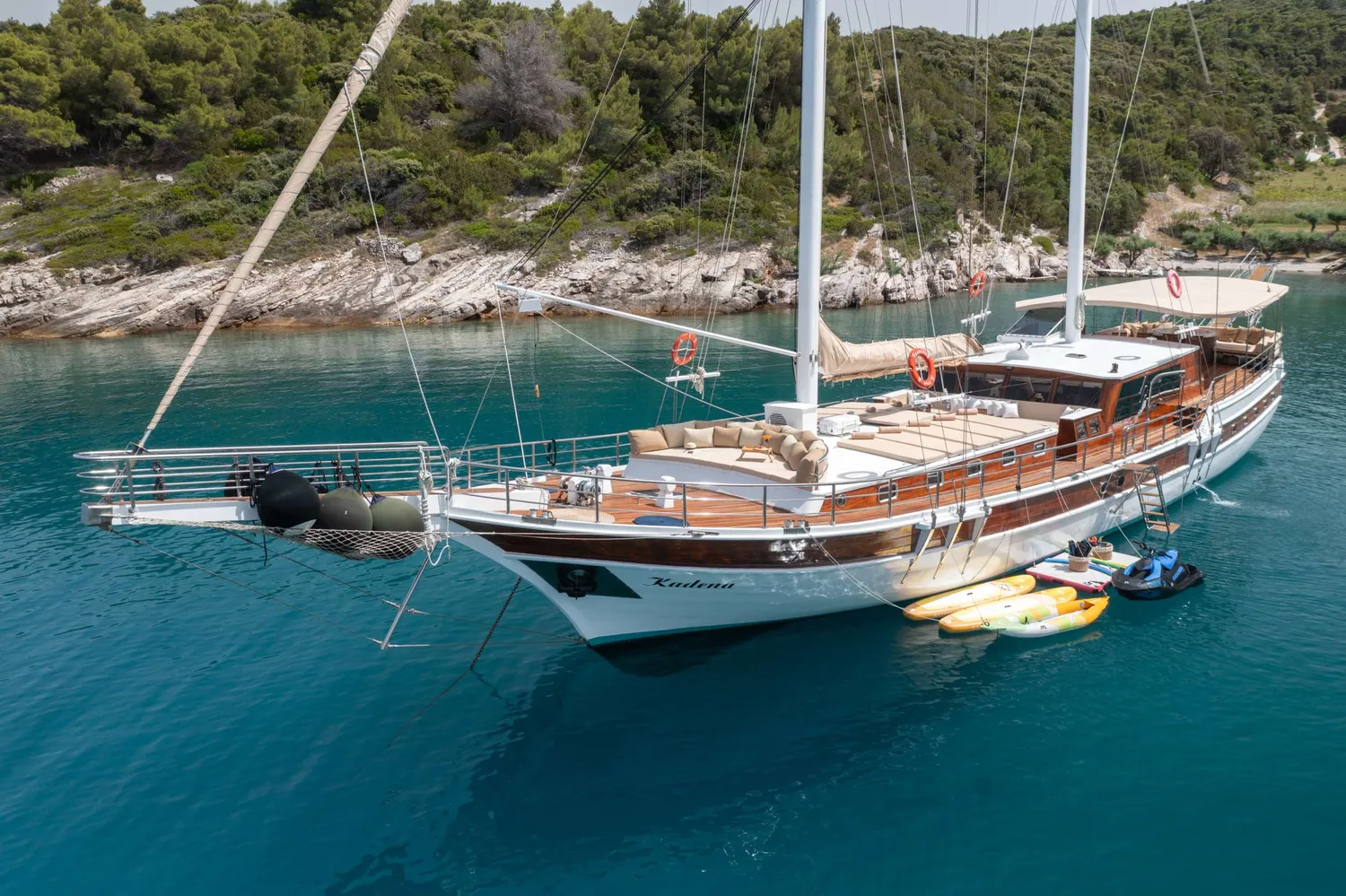 yacht-591393