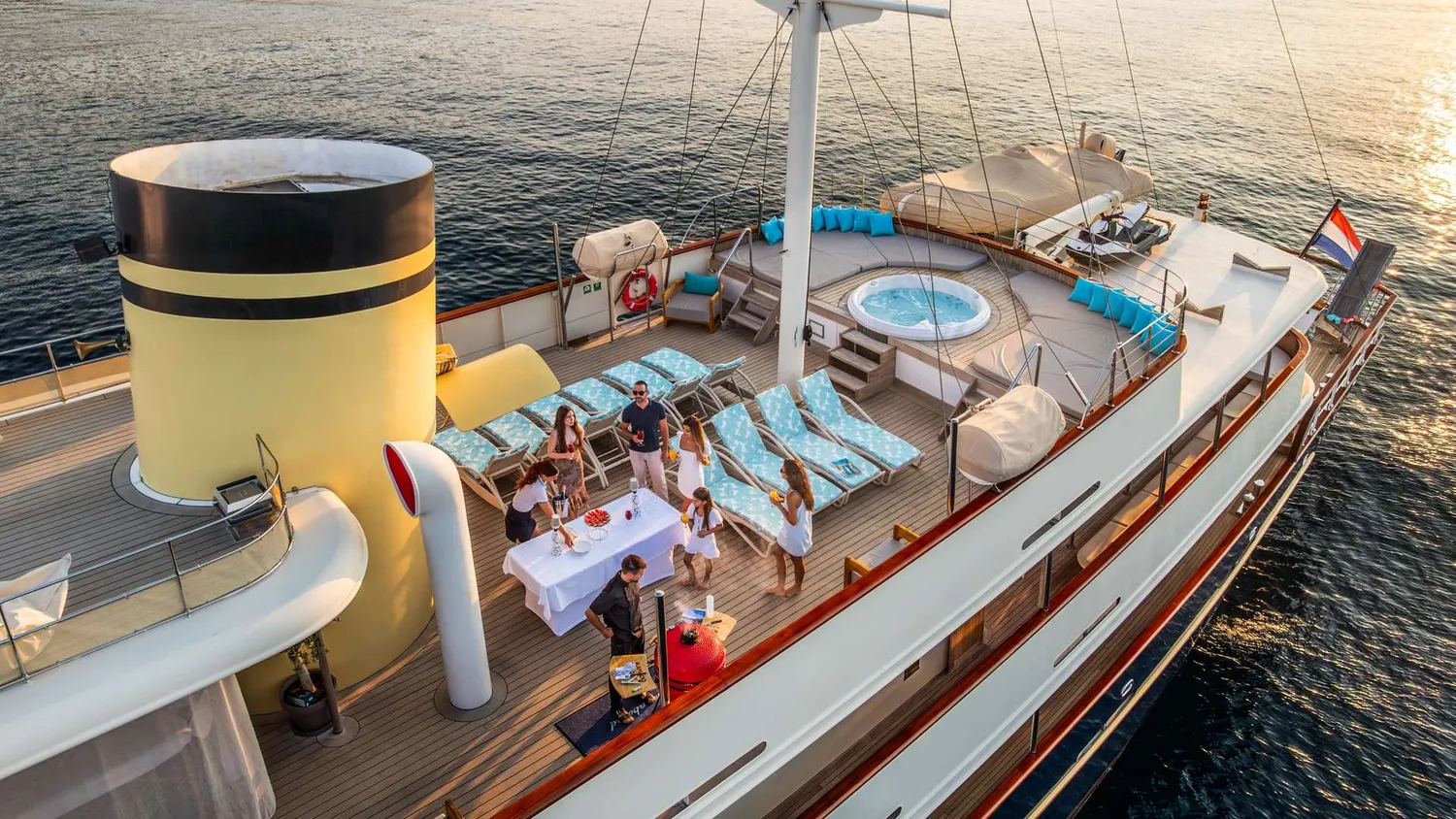 yacht-588237