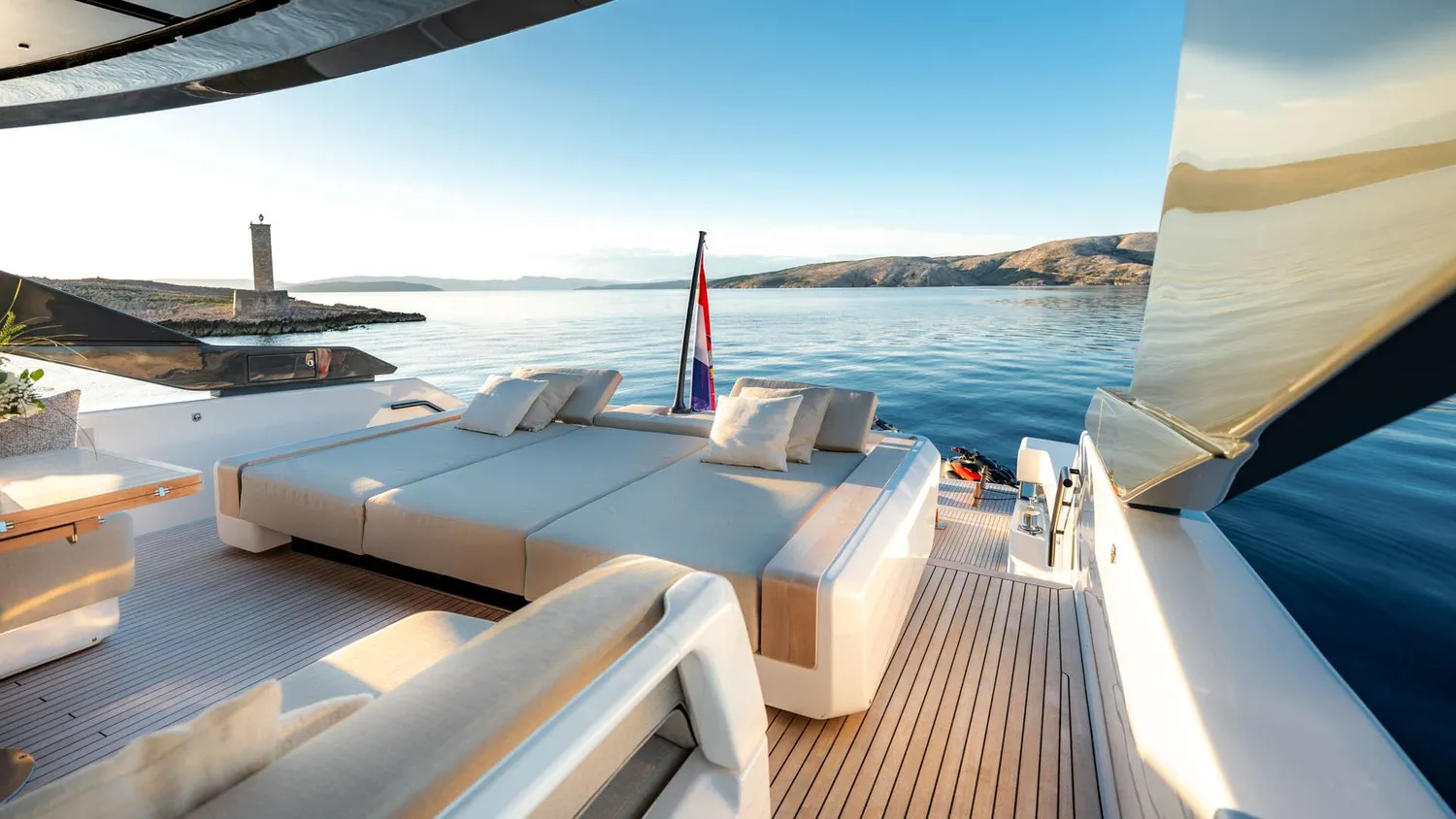yacht-570871