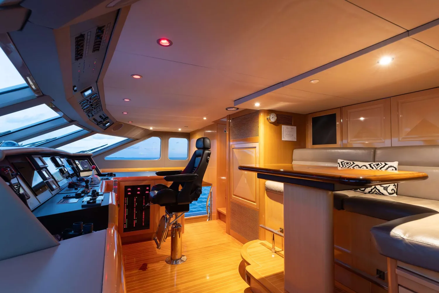 yacht-601757