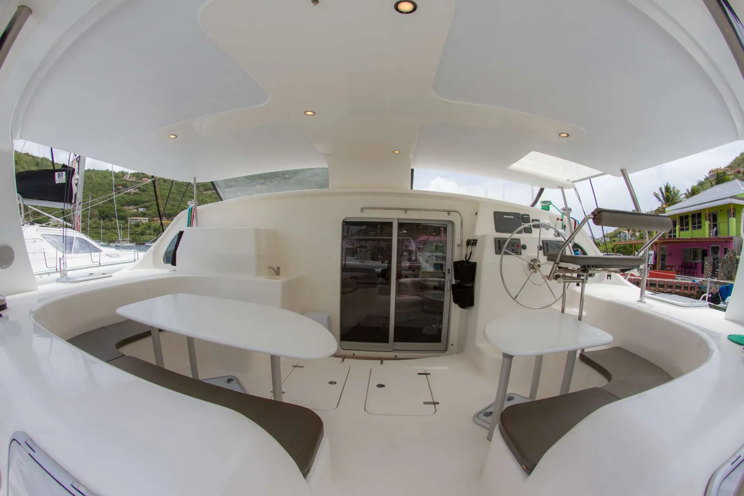 yacht-572809