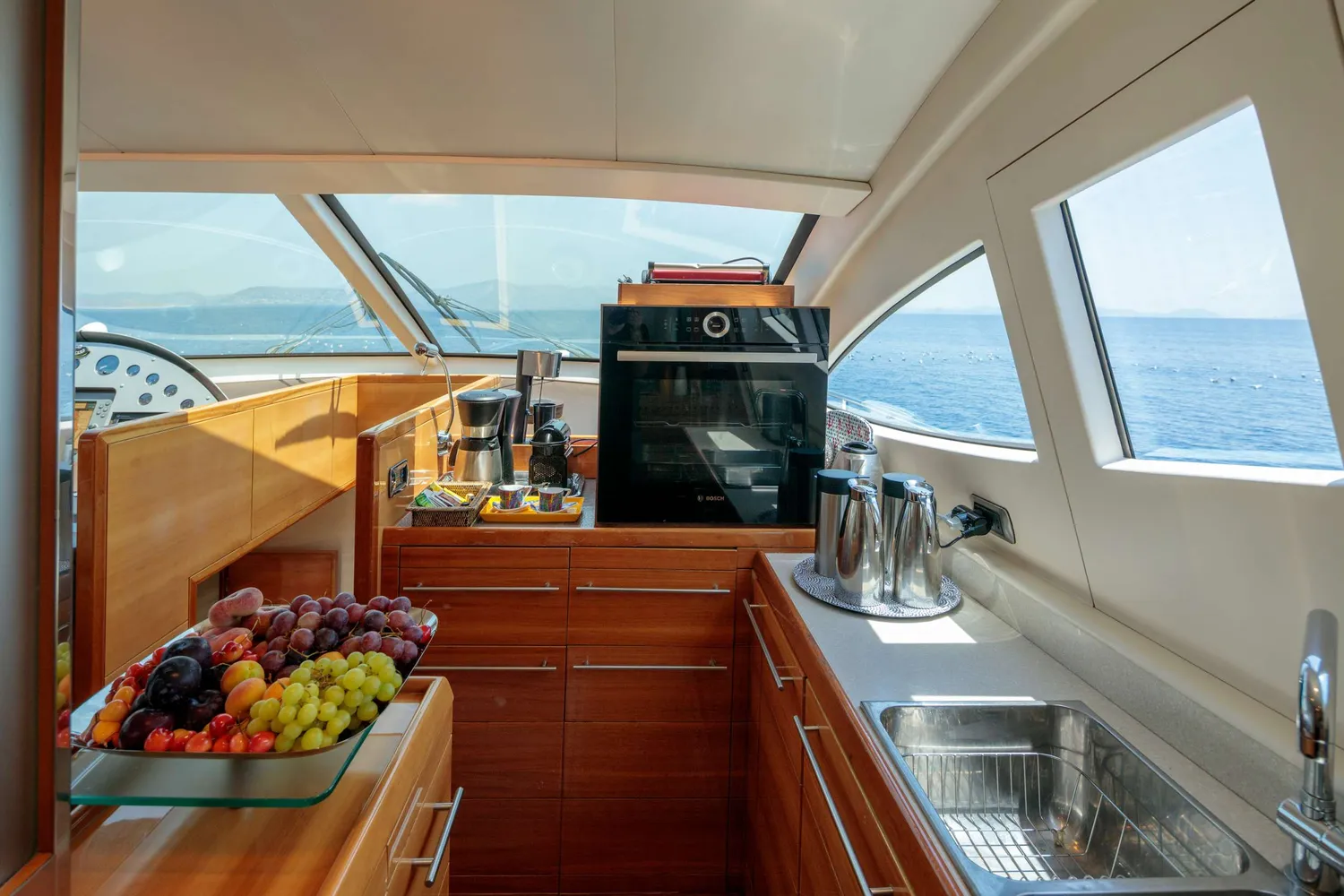 yacht-588410