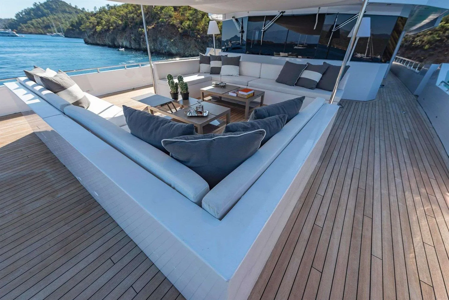 yacht-580445
